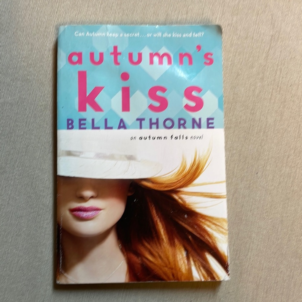 📚2/$6  Autumn’s Kiss #2 in the Autumn Falls Series